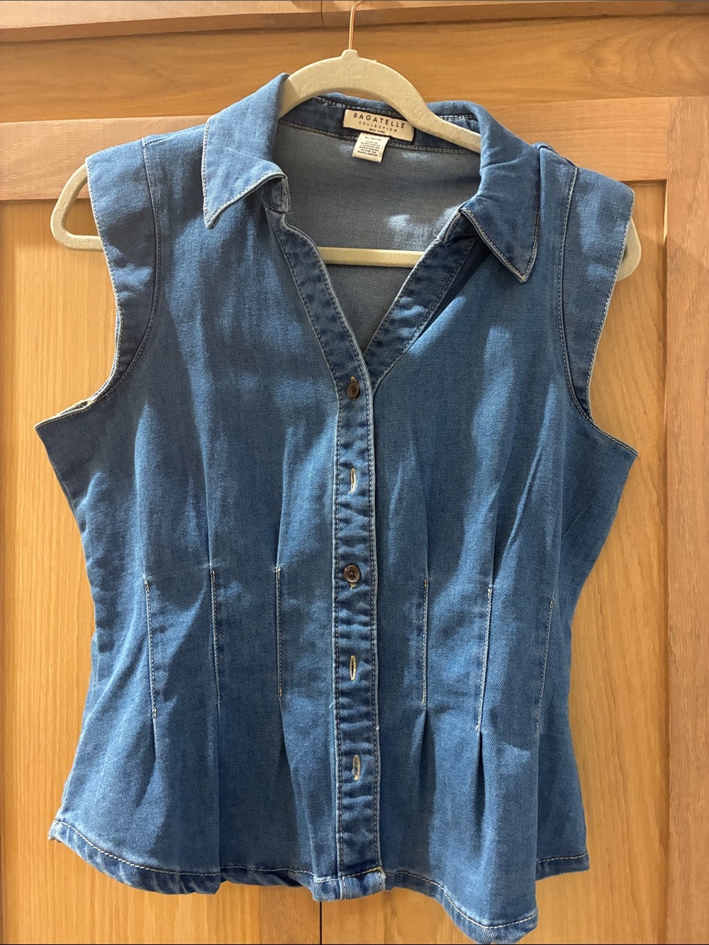 Bagatelle Denim Sleeveless Button Front in Blue Size M/M